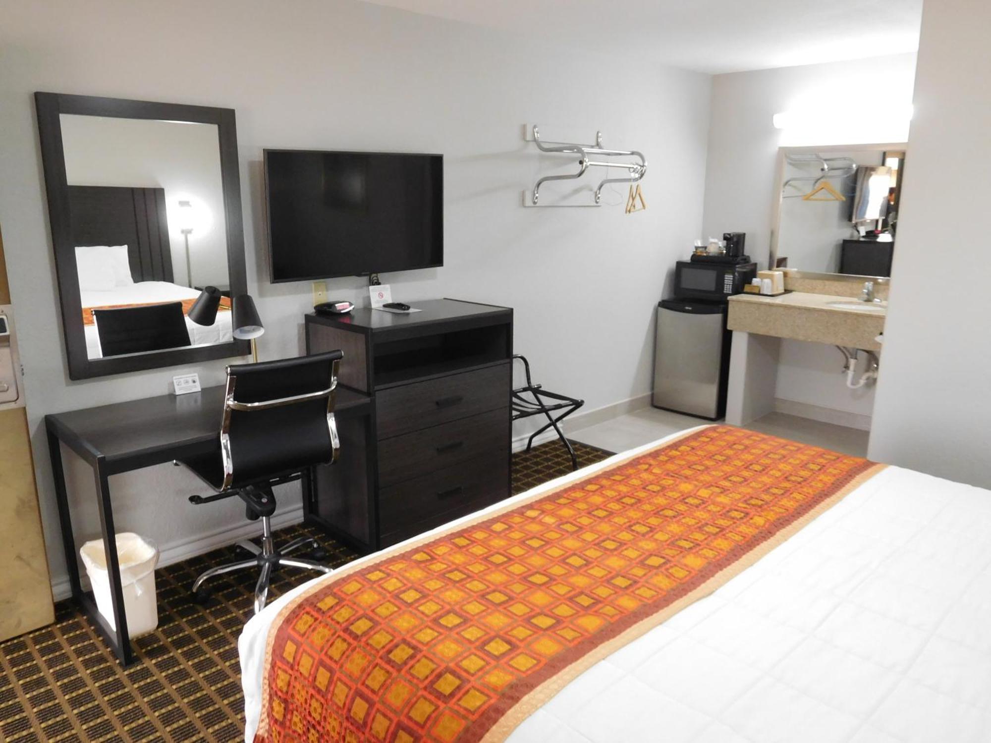 Deluxe Inn Stamford Esterno foto